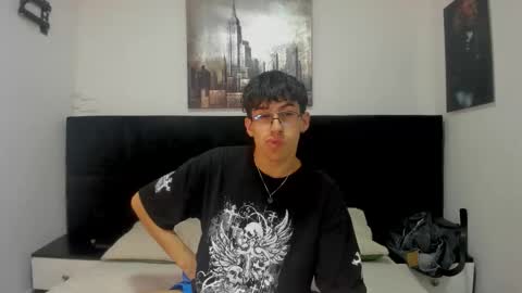 Aron online show from November 2025 07:35:01 PM