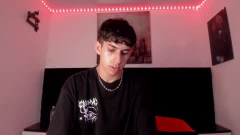 Aron online show from November 2025 06:42:02 PM