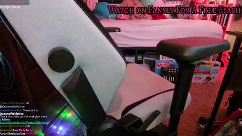 Snapshot of aaronskeetman chatting on August 2026 01:02:01 PM Aaron Skeetman online show from August 2026 01:02:01 PM