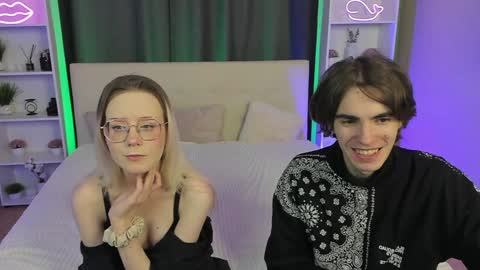 Snapshot of aataraxx chatting on December 2024 09:07:01 AM Fiona and Harry online show from December 2024 09:07:01 AM