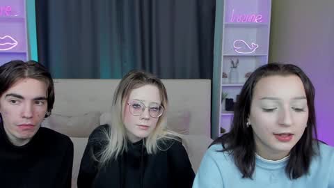 Snapshot of aataraxx chatting on December 2024 08:16:01 AM Fiona and Harry online show from December 2024 08:16:01 AM