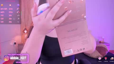 Abbie Edmond  online show from January 2026 04:16:01 AM