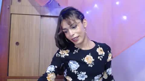 Snapshot of abby_foxxy chatting on December 2024 05:11:02 AM Violet online show from December 2024 05:11:02 AM