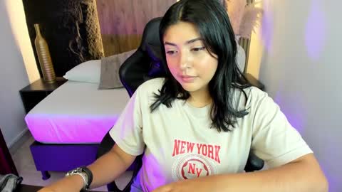 Snapshot of abby_millerr_ chatting on January 2025 12:16:01 PM Abbygail online show from January 2025 12:16:01 PM