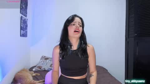 Abby Saenz online show from September 2025 07:36:01 PM