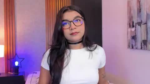 Snapshot of abby_sins chatting on November 2025 08:00:01 PM Abby online show from November 2025 08:00:01 PM