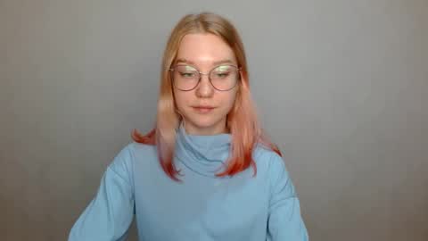 Snapshot of abbymoore__ chatting on December 2024 01:00:02 PM Abby Lovense is active online show from December 2024 01:00:02 PM