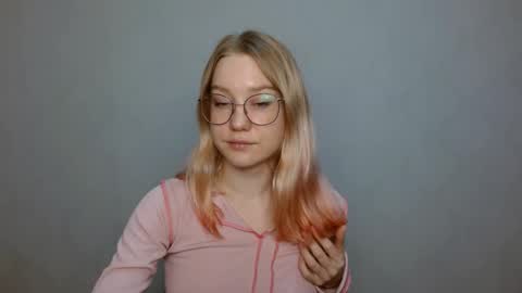 Snapshot of abbymoore__ chatting on January 2025 12:44:02 PM Abby Lovense is active online show from January 2025 12:44:02 PM