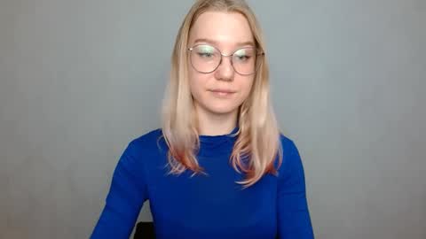 Snapshot of abbymoore__ chatting on January 2025 12:36:02 PM Abby Lovense is active online show from January 2025 12:36:02 PM