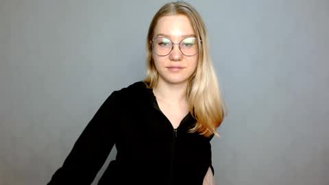 Snapshot of abbymoore__ chatting on March 2025 11:33:01 AM Abby Lovense is active online show from March 2025 11:33:01 AM