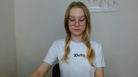 Snapshot of abbymoore__ chatting on September 2025 09:13:01 AM Abby Lovense is active online show from September 2025 09:13:01 AM