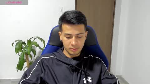 Independence model AbelAsburgo online show from November 2025 02:43:02 AM