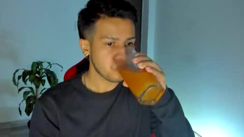 Independence model AbelAsburgo online show from December 2025 01:21:02 AM