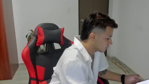 Independence model AbelAsburgo online show from January 2026 01:51:01 AM