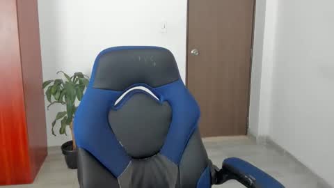 Independence model AbelAsburgo online show from January 2026 06:13:01 PM