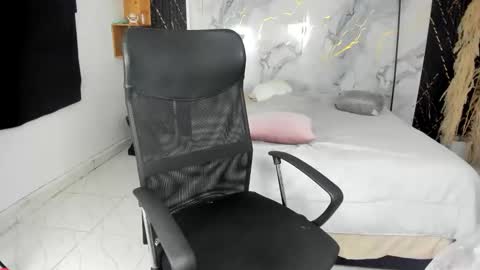 Snapshot of abony_sex69 chatting on May 2026 04:07:02 AM abony_sex69 online show from May 2026 04:07:02 AM