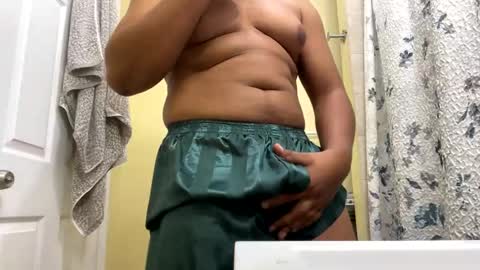 Snapshot of aboveaverage39 chatting on October 2025 11:21:02 AM aboveaverage39 online show from October 2025 11:21:02 AM