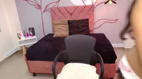 ABRIL MATTHEWS online show from February 2025 03:25:02 PM