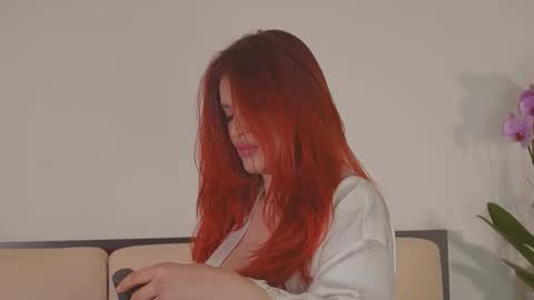 Abril Colls online show from February 2026 08:16:01 PM