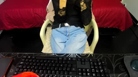 ABRIL online show from February 2025 07:02:01 PM