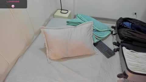 Snapshot of abrilsonne chatting on February 2025 10:20:02 PM AbrilSonne online show from February 2025 10:20:02 PM