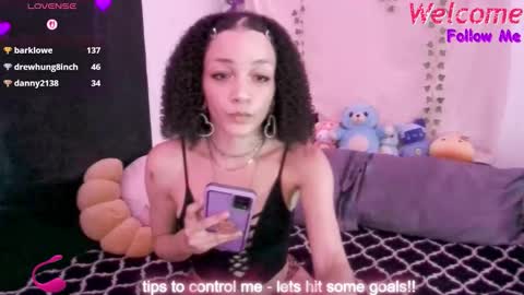 Snapshot of abruisedpeach chatting on November 2025 12:33:01 AM Peach online show from November 2025 12:33:01 AM