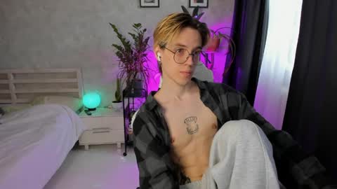 Snapshot of abslut chatting on May 2026 10:09:01 AM Nick online show from May 2026 10:09:01 AM
