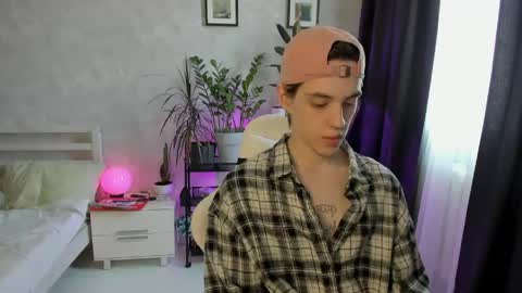 Snapshot of abslut chatting on May 2026 08:20:01 AM Nick online show from May 2026 08:20:01 AM