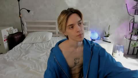 Snapshot of abslut chatting on May 2026 10:02:02 AM Nick online show from May 2026 10:02:02 AM