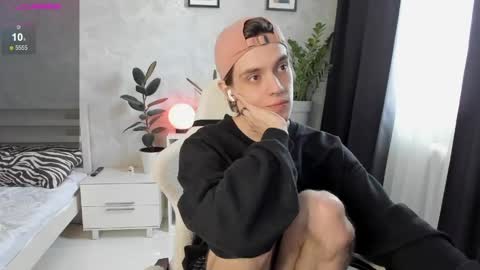 Snapshot of abslut chatting on June 2026 08:37:02 AM Nick online show from June 2026 08:37:02 AM