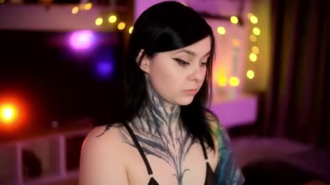 acid_pie online show from February 2025 06:20:02 AM