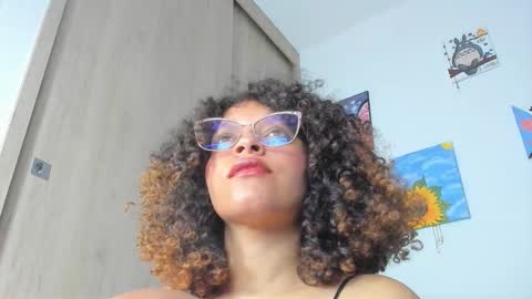 Snapshot of ada_gales_ chatting on September 2025 05:22:01 AM Isa online show from September 2025 05:22:01 AM