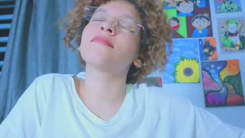 Snapshot of ada_gales_ chatting on July 2026 03:33:02 AM Isa online show from July 2026 03:33:02 AM