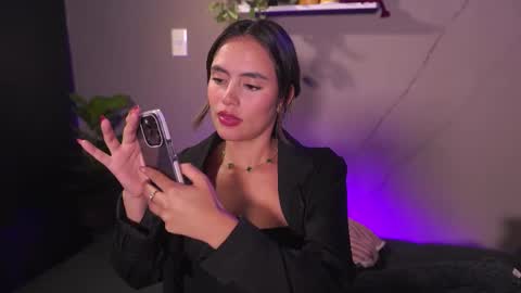 Snapshot of adahara_miller chatting on December 2025 02:21:01 AM Adahara online show from December 2025 02:21:01 AM