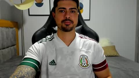 adam clarke online show from December 2025 05:28:01 AM