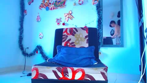 adam hot11 online show from December 2024 09:54:01 PM