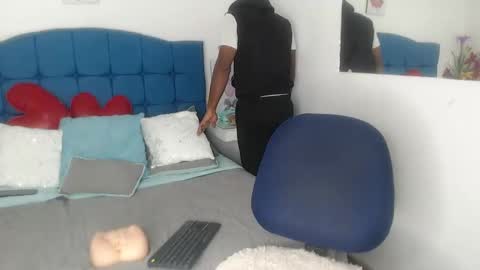 adam_morgan2 online show from November 2025 03:18:02 AM