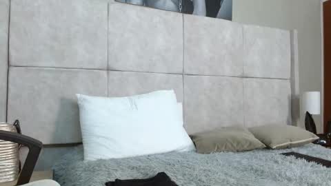 adam_piarse online show from September 2025 12:10:02 AM