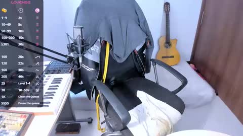  Adam online show from November 2025 02:39:01 PM