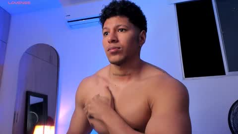 adambrocs1 online show from November 2025 08:07:01 AM