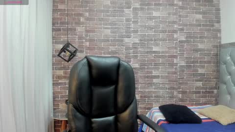 Snapshot of adamcoox chatting on December 2024 04:10:02 AM Adam online show from December 2024 04:10:02 AM