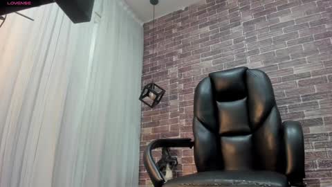 Snapshot of adamcoox chatting on December 2024 07:17:02 AM Adam online show from December 2024 07:17:02 AM