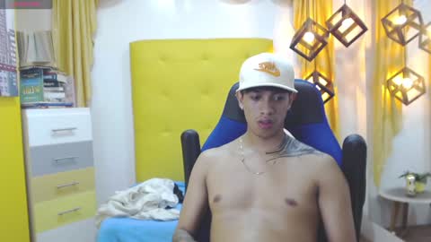 Snapshot of adamcoox chatting on January 2025 09:17:01 AM Adam online show from January 2025 09:17:01 AM