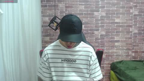 Snapshot of adamcoox chatting on January 2025 12:32:02 PM Adam online show from January 2025 12:32:02 PM