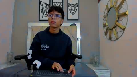 Adams Bobby online show from November 2025 11:21:02 AM