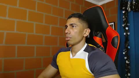 Adan Sin online show from January 2025 06:47:01 PM