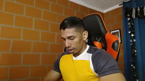 Adan Sin online show from January 2025 03:25:01 PM