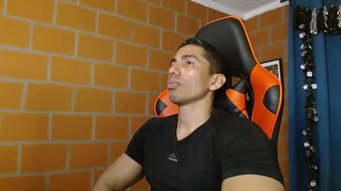 Adan Sin online show from March 2025 03:48:02 PM