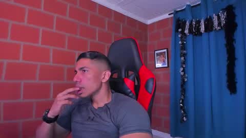 Adan Sin online show from March 2025 04:17:01 PM