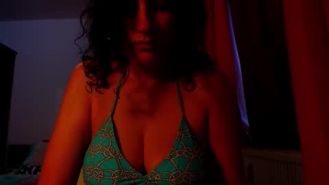 amy        online show from November 2025 01:04:02 PM